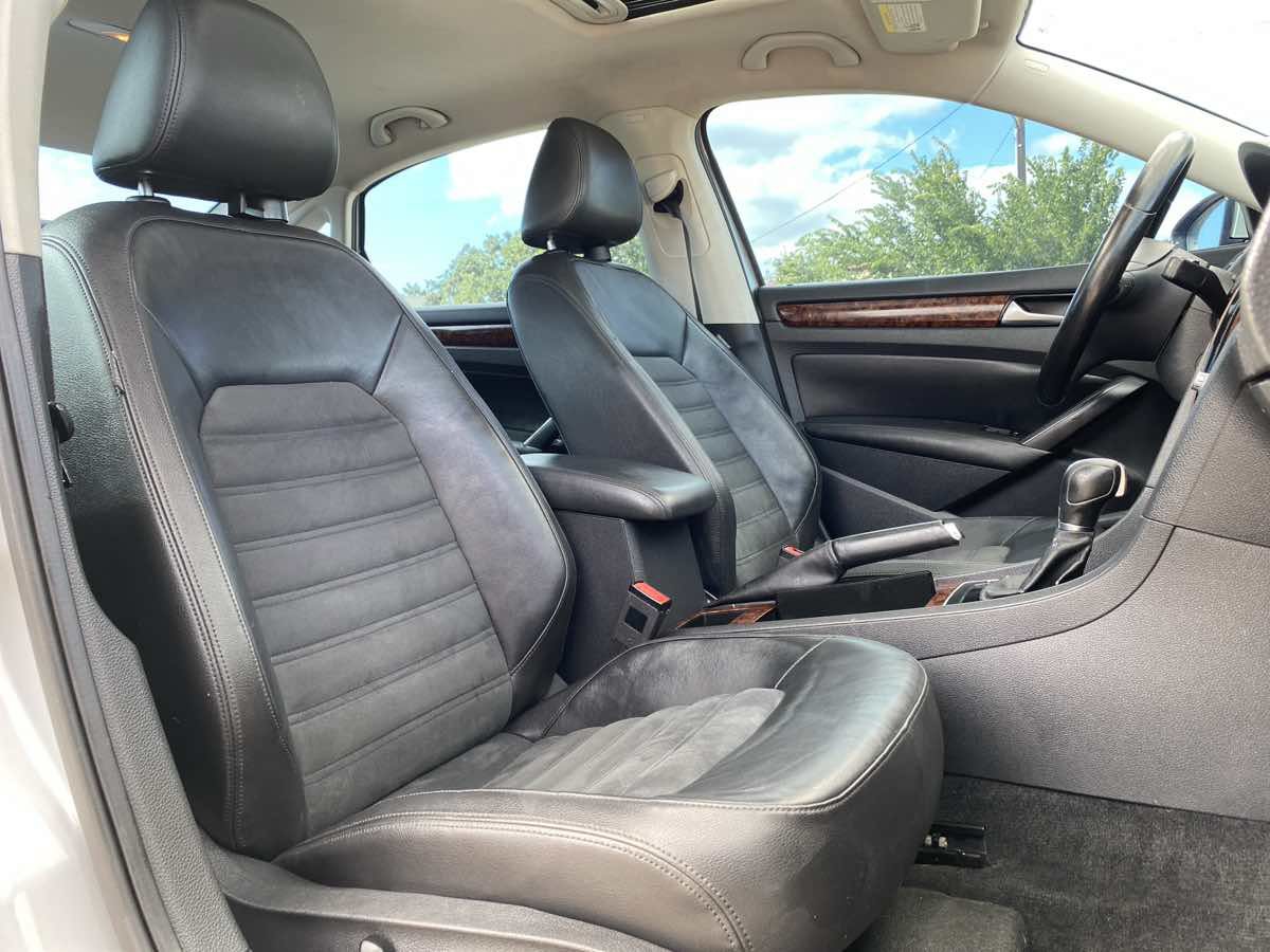 Used 2012 Volkswagen Passat 2.5 SEL FWD image 13