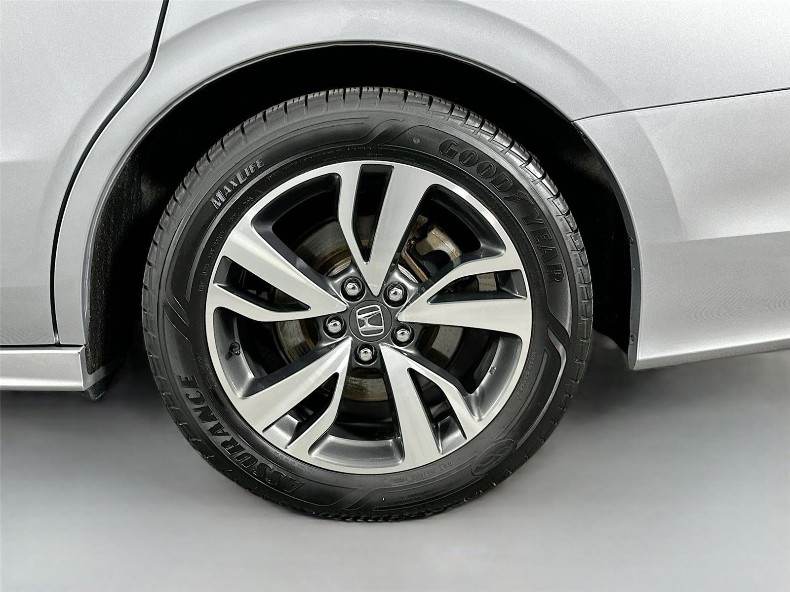 Certified 2022 Honda Odyssey Touring image 32