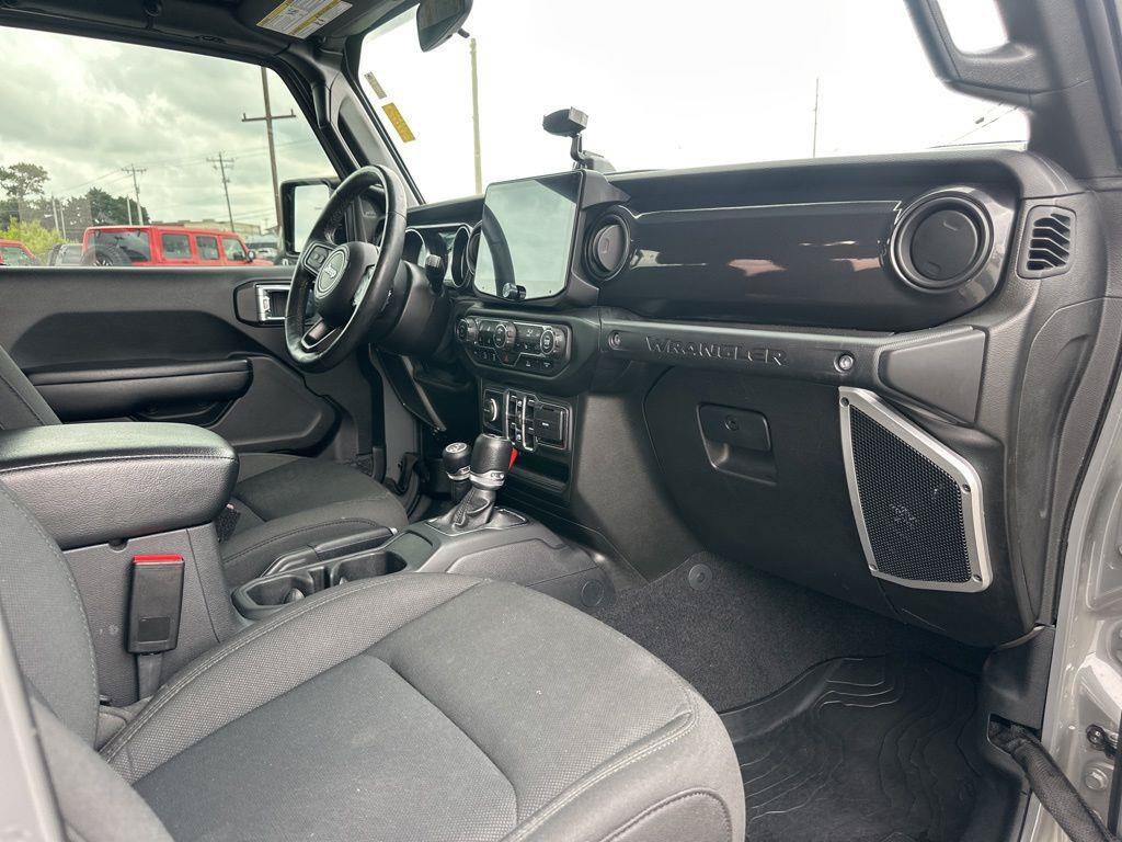 Used 2021 Jeep Wrangler Unlimited Sport AWD/4WD image 25