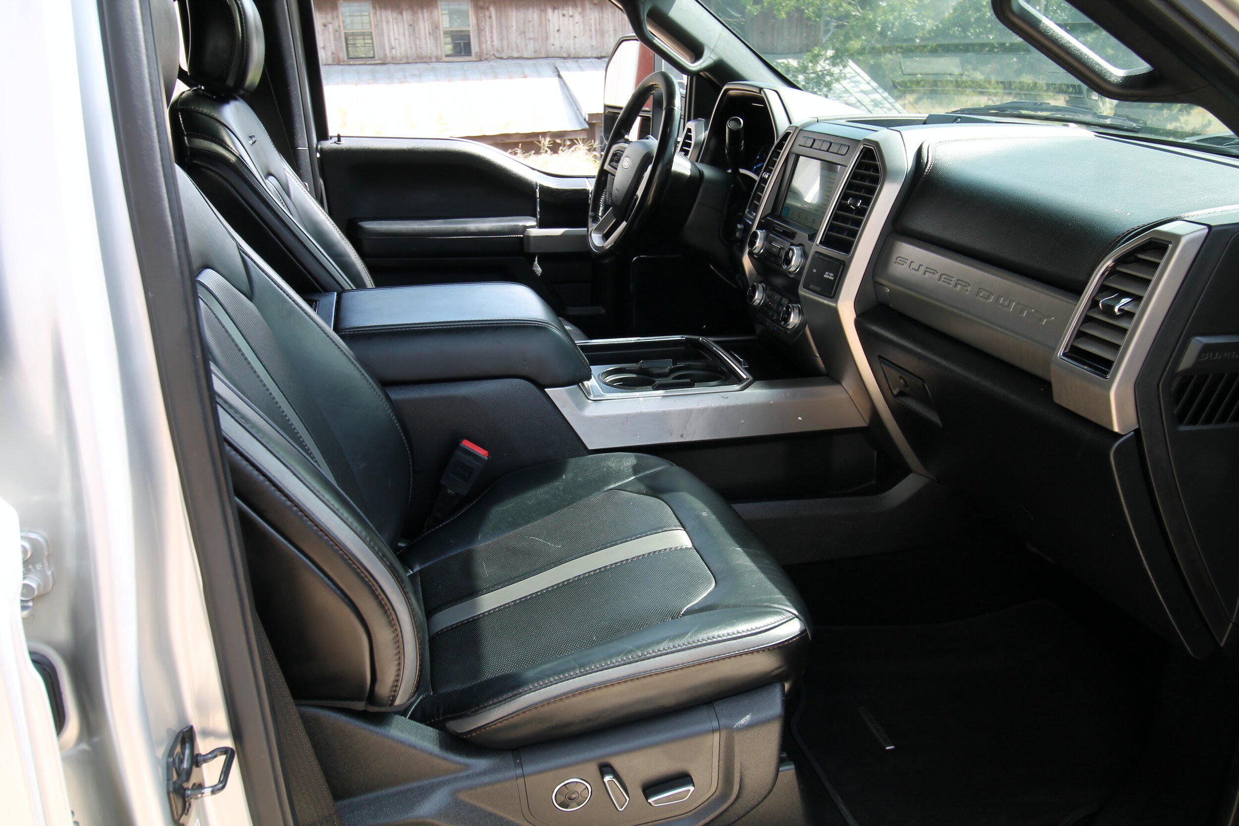 Used 2019 Ford F350 Platinum w/ Platinum Ultimate Package AWD/4WD image 43