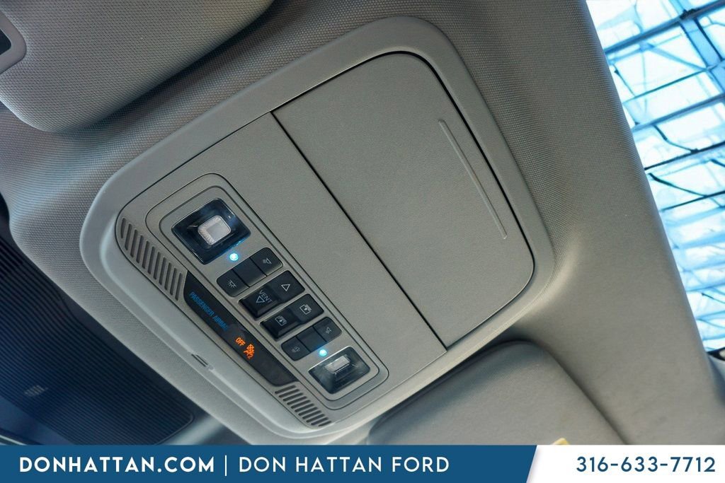 Used 2022 Ford Explorer XLT w/ Equipment Group 202A image 14