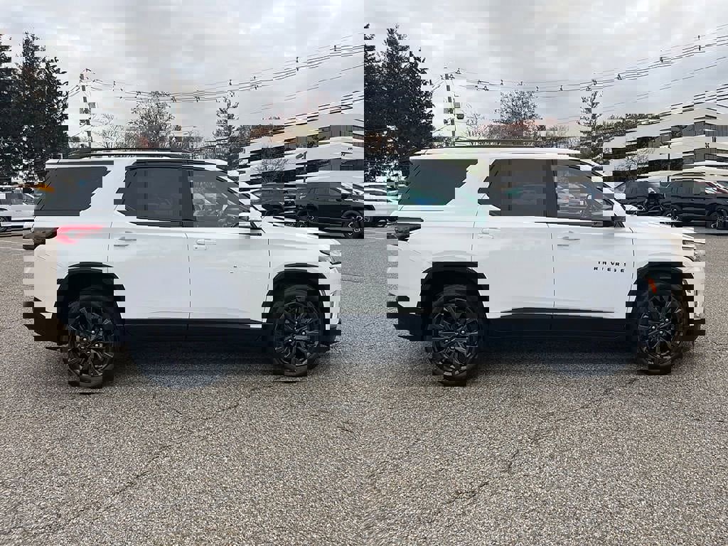 Used 2023 Chevrolet Traverse RS image 8