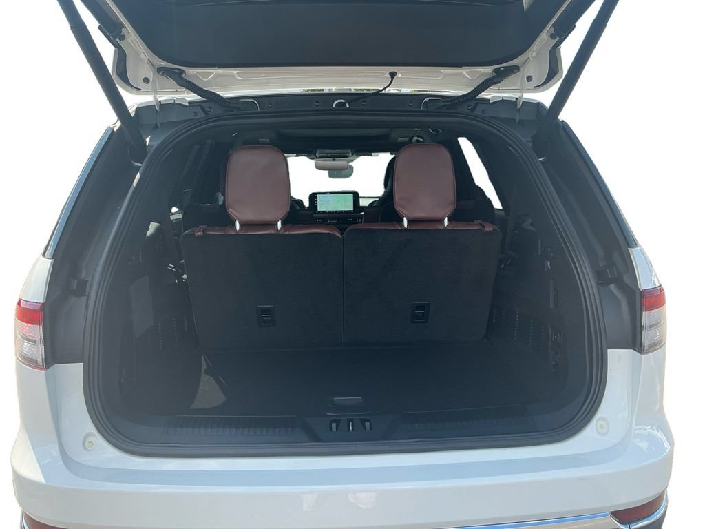 Certified 2026 Lincoln Aviator Reserve AWD/4WD image 24