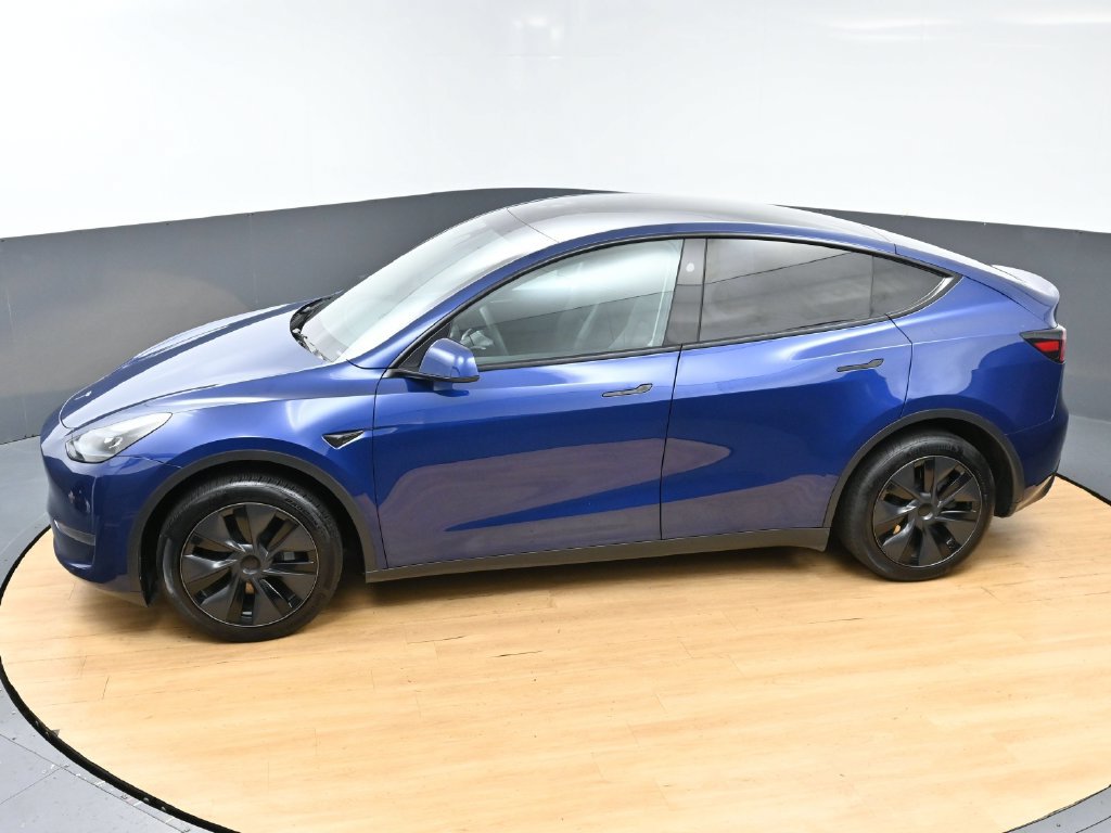 Used 2025 Tesla Model Y Long Range RWD image 48