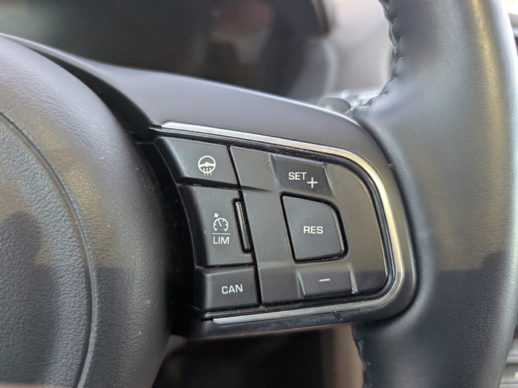 Used 2017 Jaguar F-PACE Prestige AWD/4WD image 13