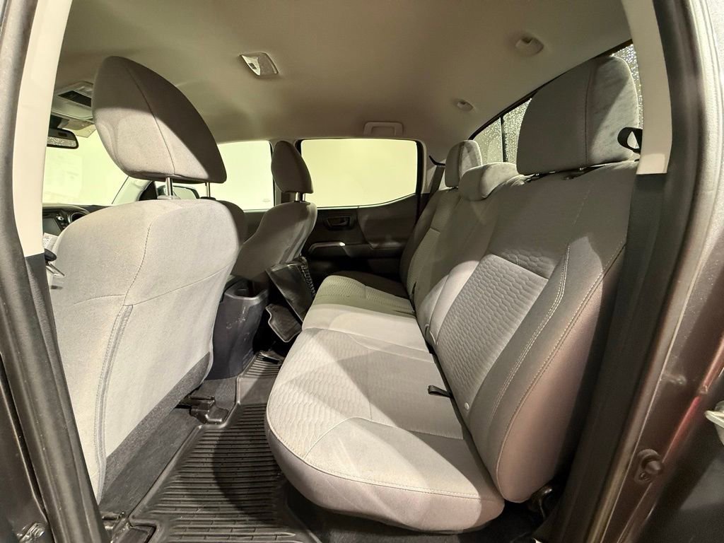 Certified 2019 Toyota Tacoma SR5 AWD/4WD image 16