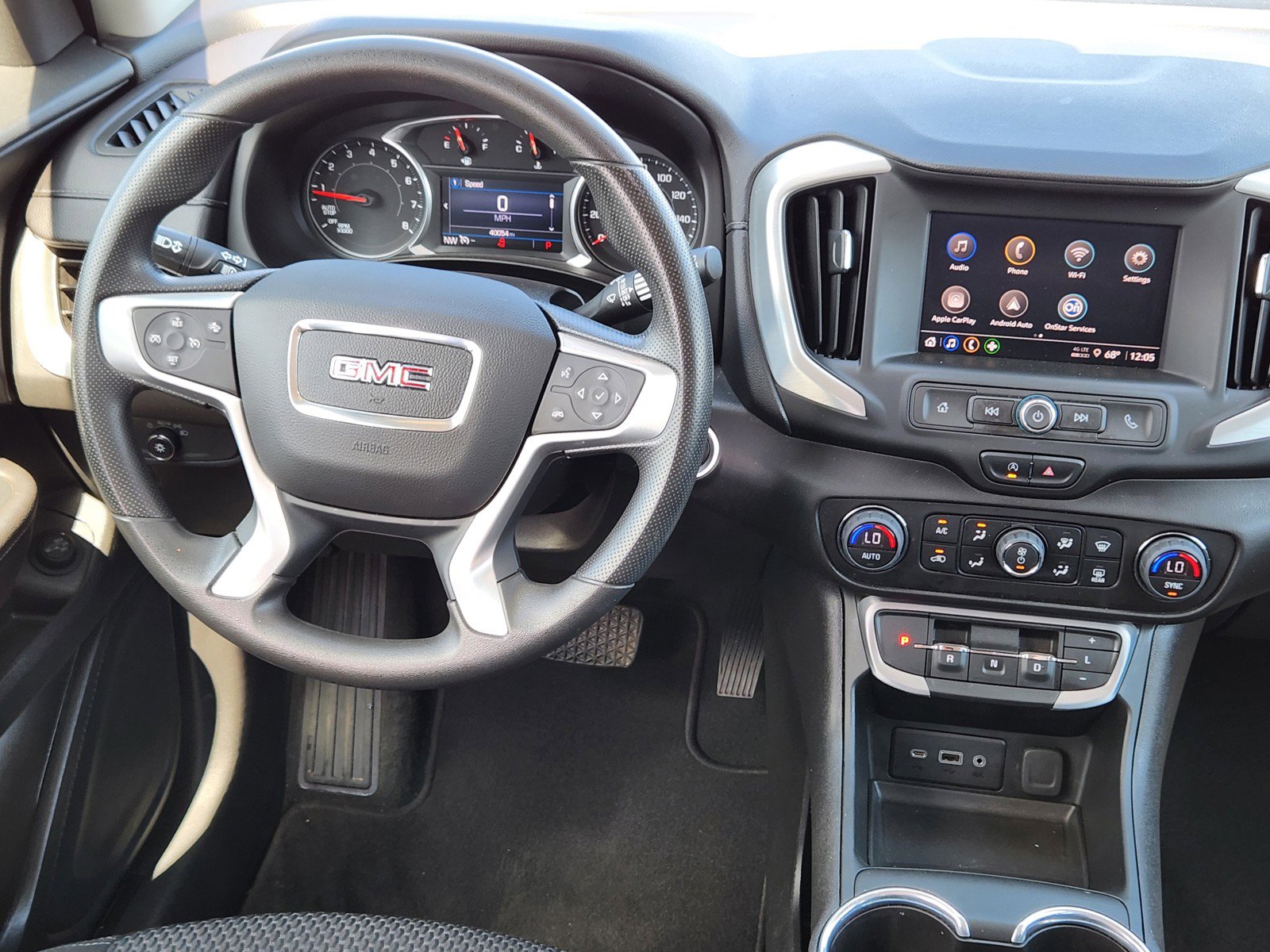 Used 2022 GMC Terrain SLE w/ Driver Convenience Package FWD image 9