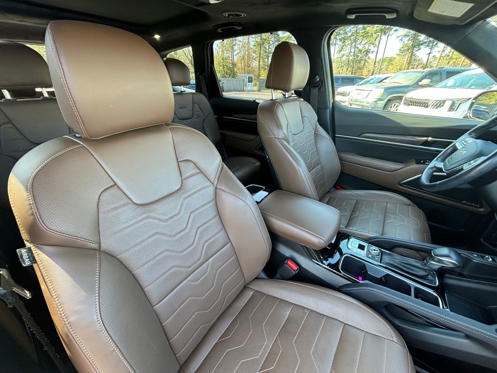 Used 2022 Kia Telluride SX w/ SX Prestige Package image 16