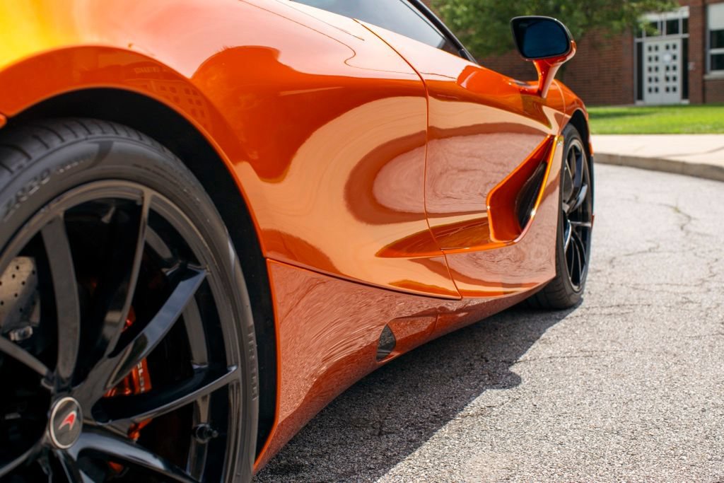 Used 2018 McLaren 720S Performance RWD image 28