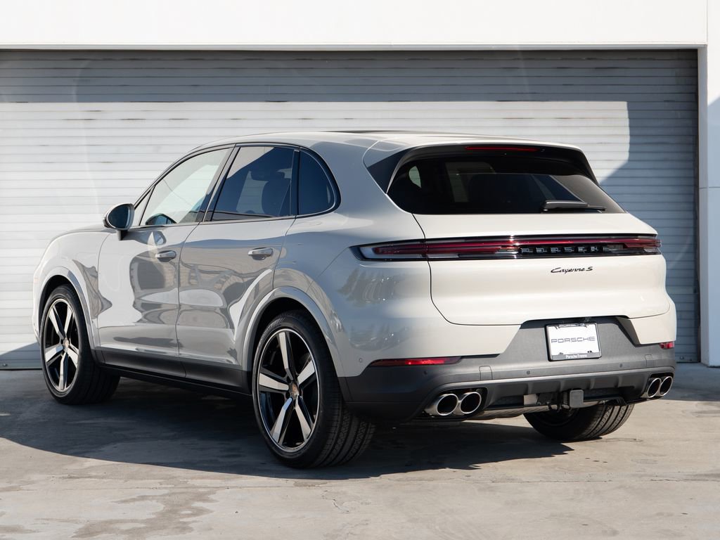 New 2026 Porsche Cayenne S image 3