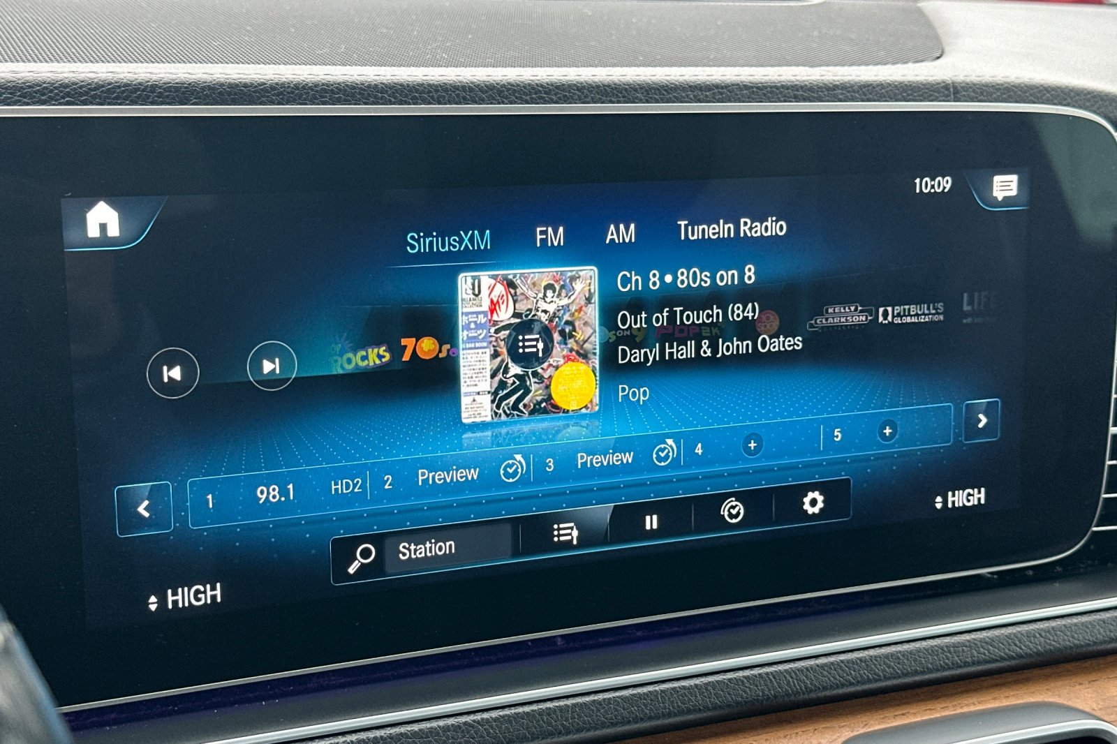 Used 2022 Mercedes-Benz GLS 450 4MATIC w/ AMG Line Exterior image 19