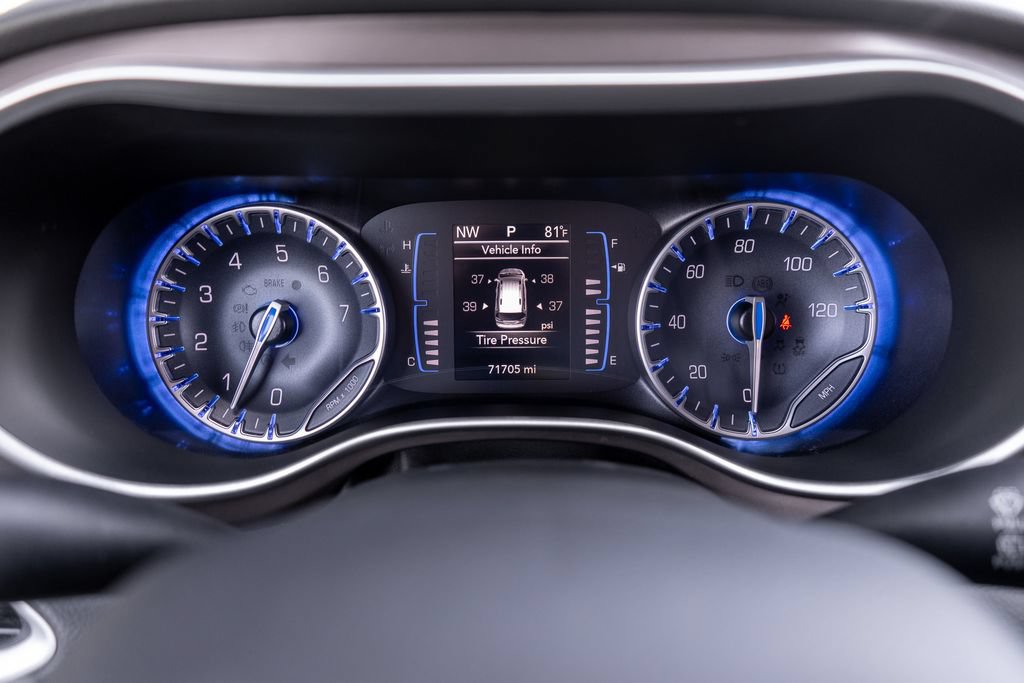 Used 2023 Chrysler Voyager LX FWD image 25