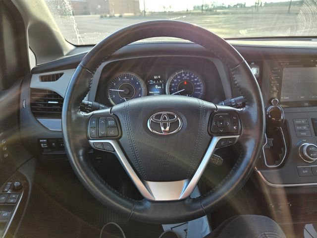 Used 2019 Toyota Sienna Limited Premium image 17
