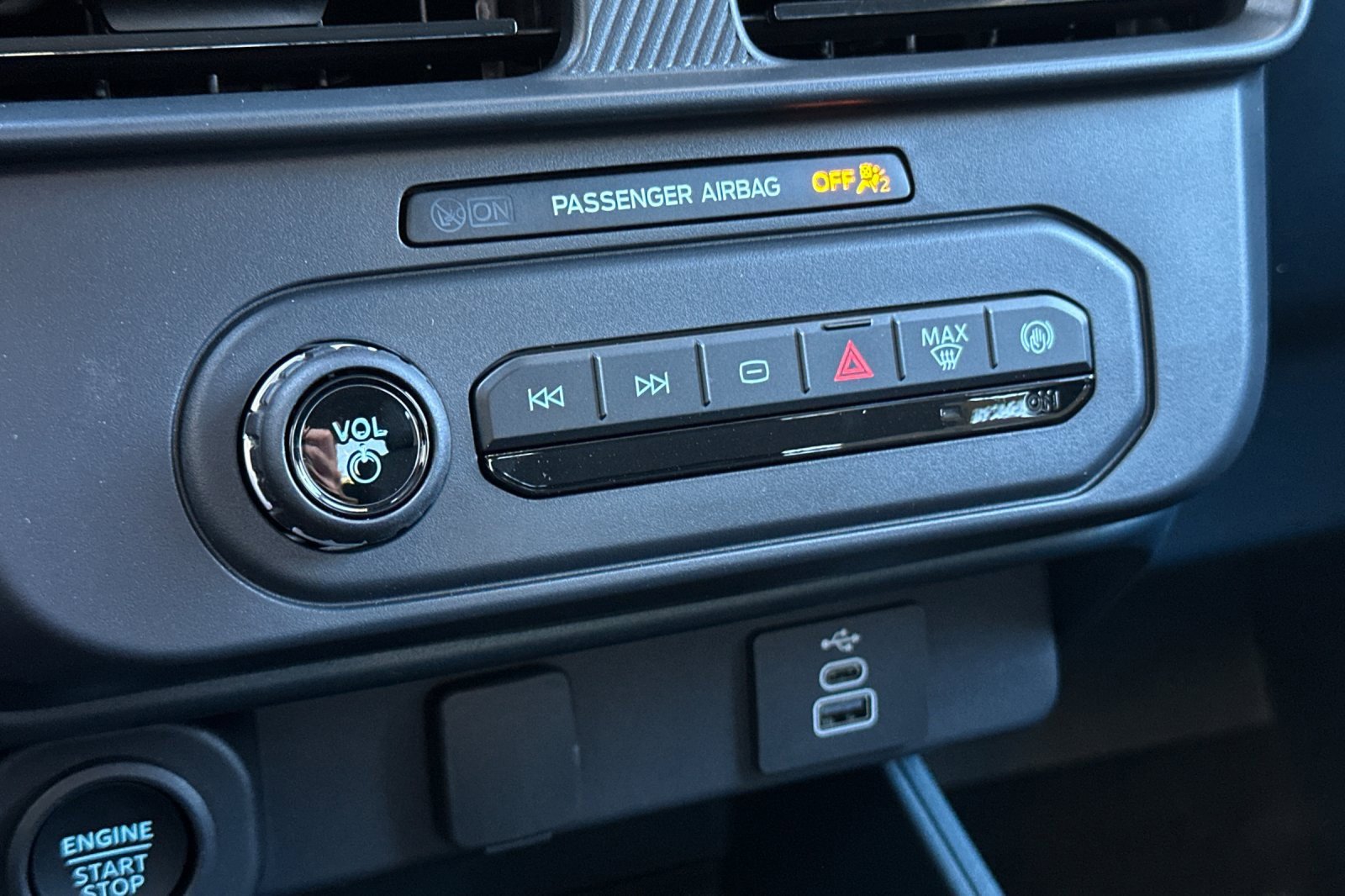 New 2025 Ford Maverick XLT w/ XLT Luxury Package image 18