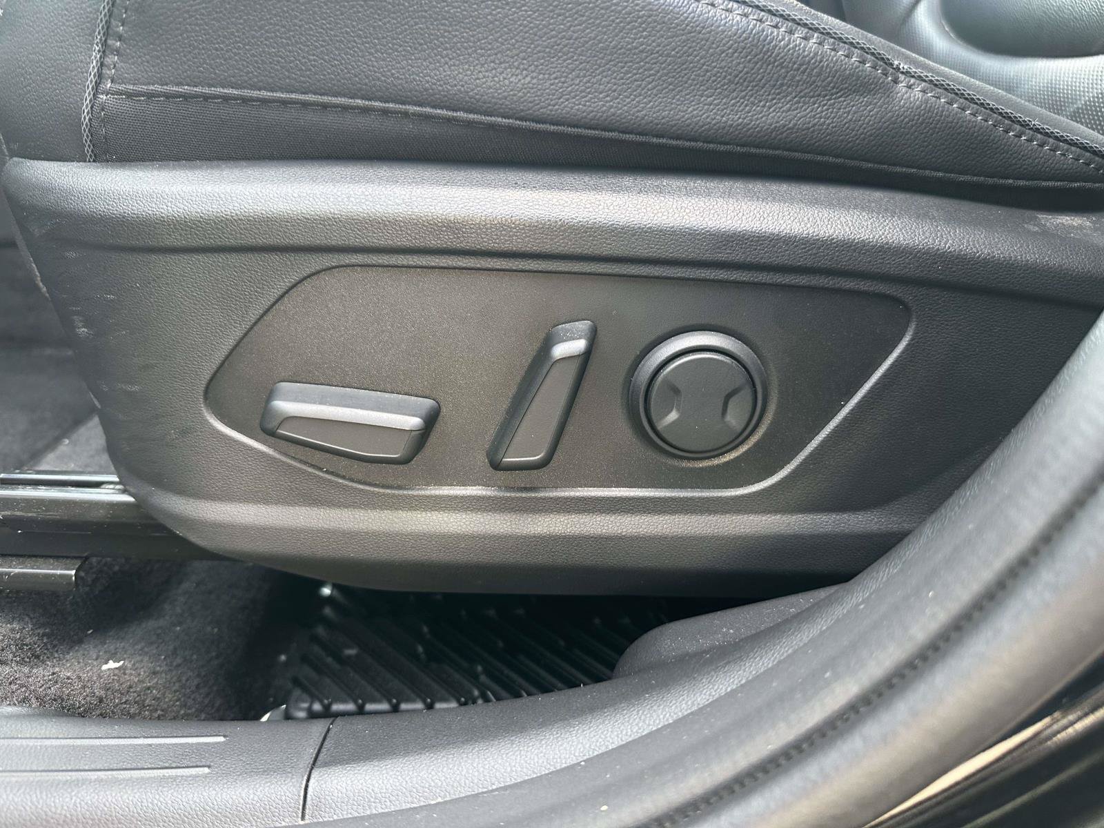 Used 2025 Hyundai Tucson Limited AWD/4WD image 16