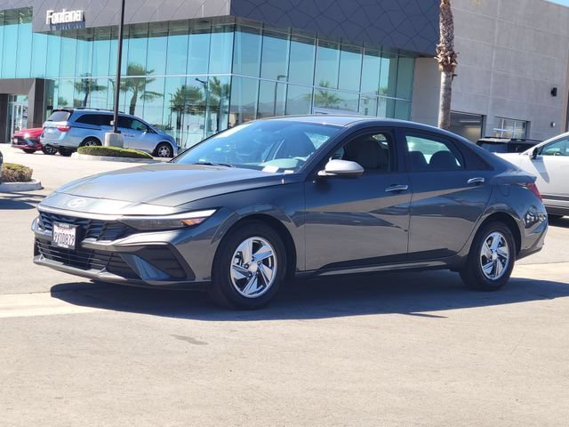Certified 2026 Hyundai Elantra SE FWD image 2