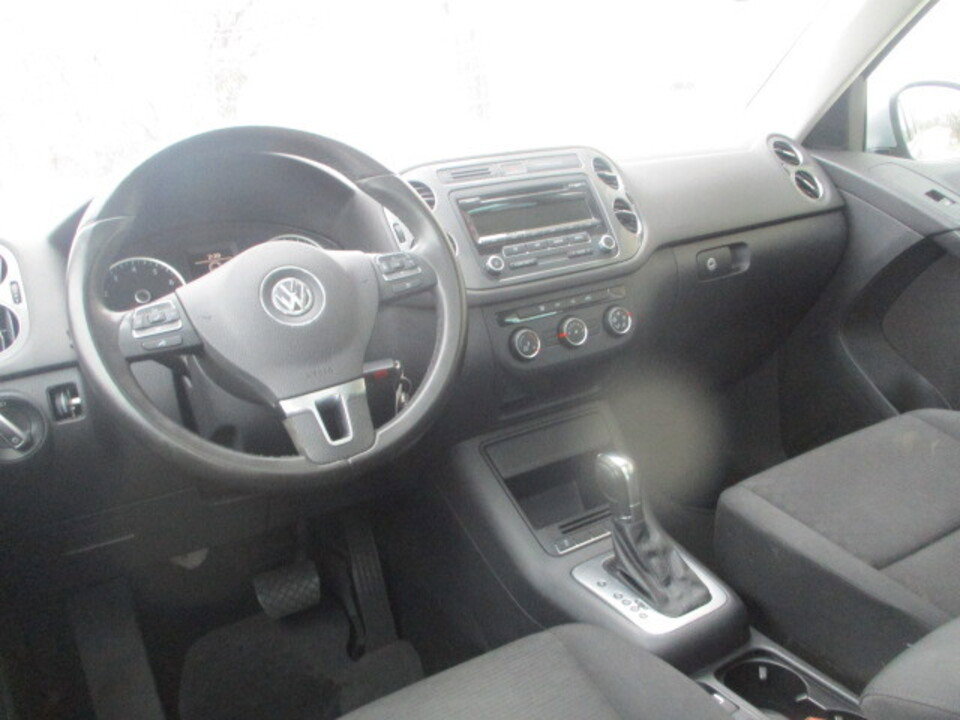 Used 2013 Volkswagen Tiguan S image 7