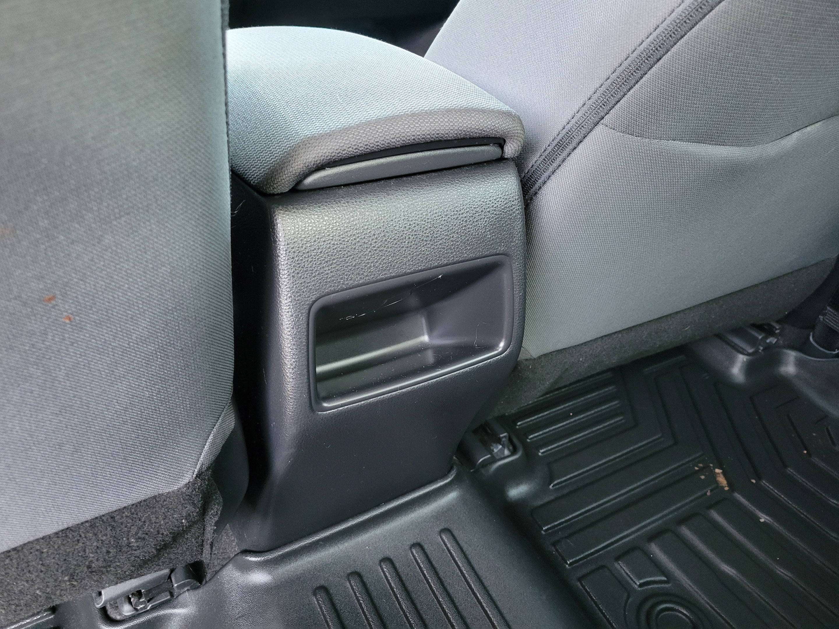 Used 2021 Toyota Corolla LE FWD image 11