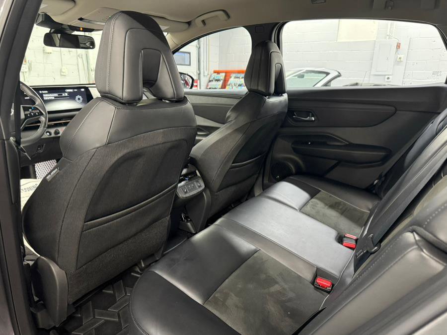 Used 2023 Nissan Ariya FWD image 33