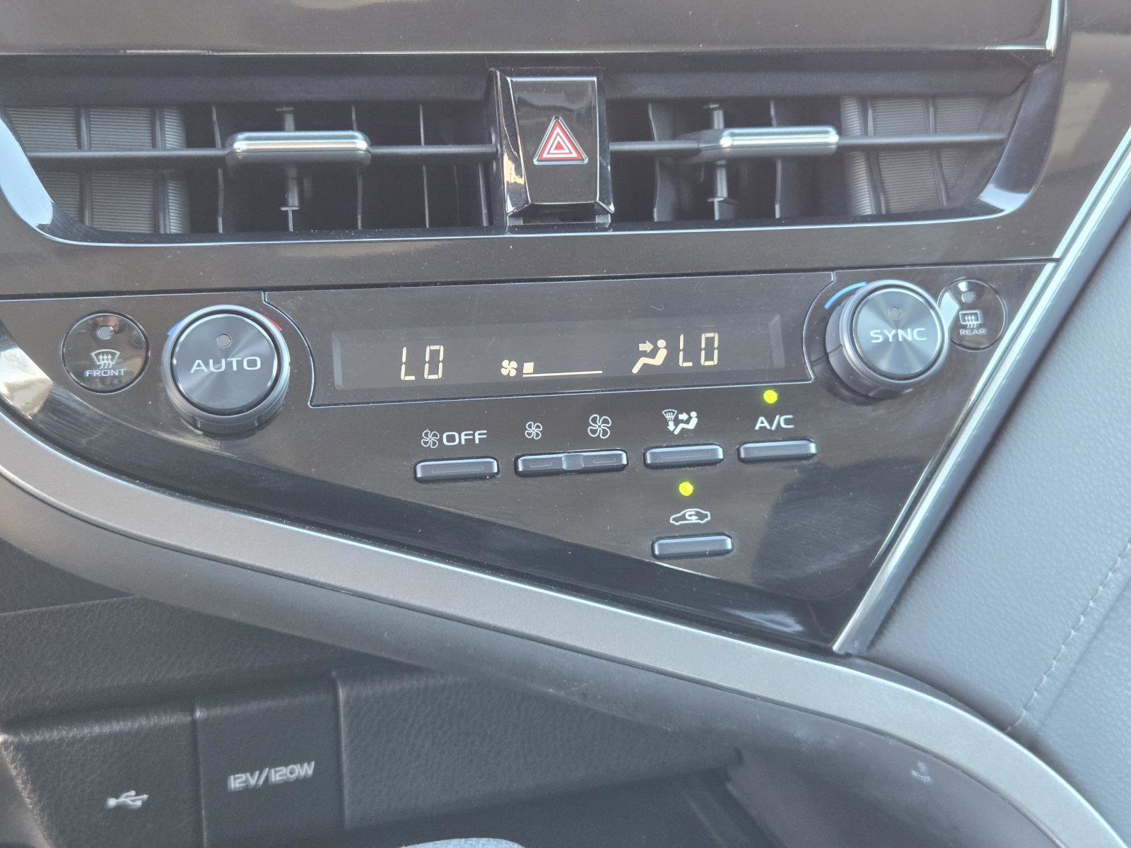 Used 2024 Toyota Camry LE image 10