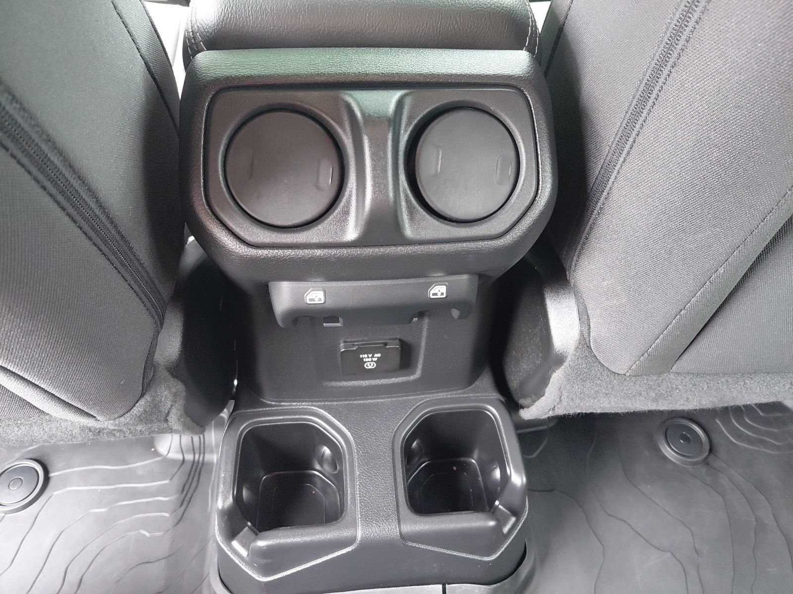 Used 2022 Jeep Wrangler Unlimited Sahara w/ LED Lighting Group AWD/4WD image 11