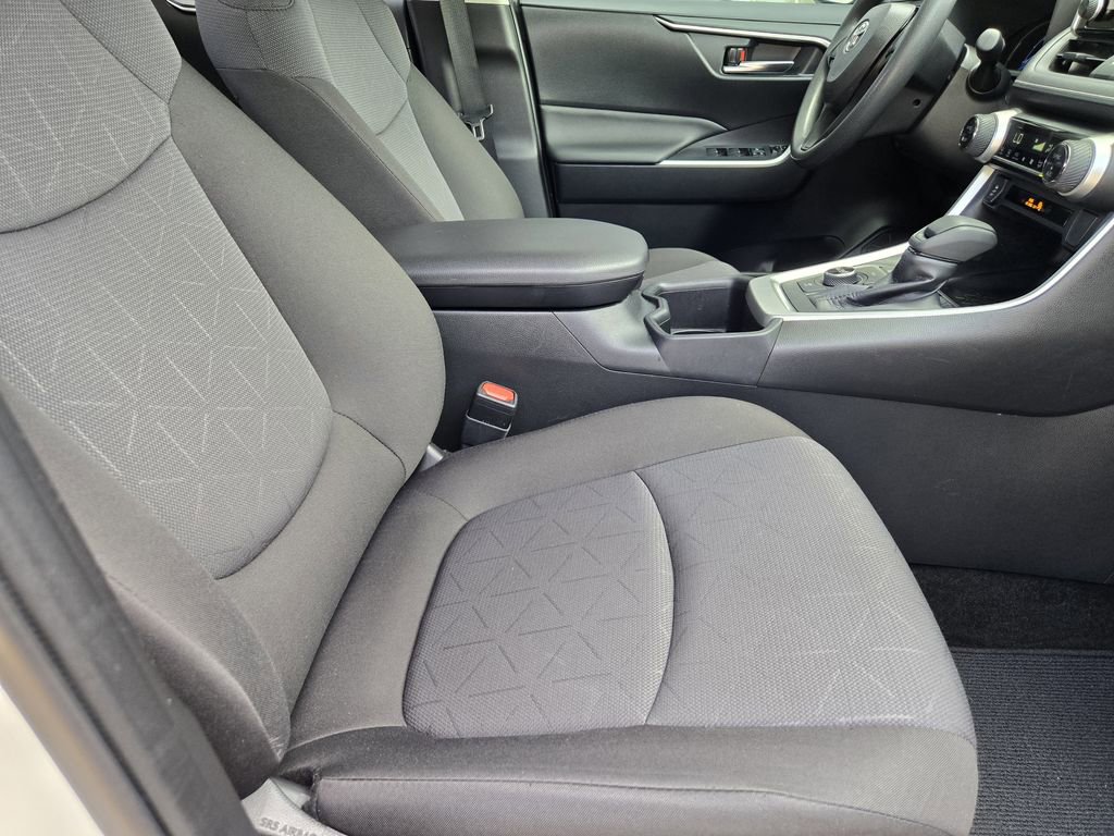 Used 2024 Toyota RAV4 XLE w/ Convenience Package image 9