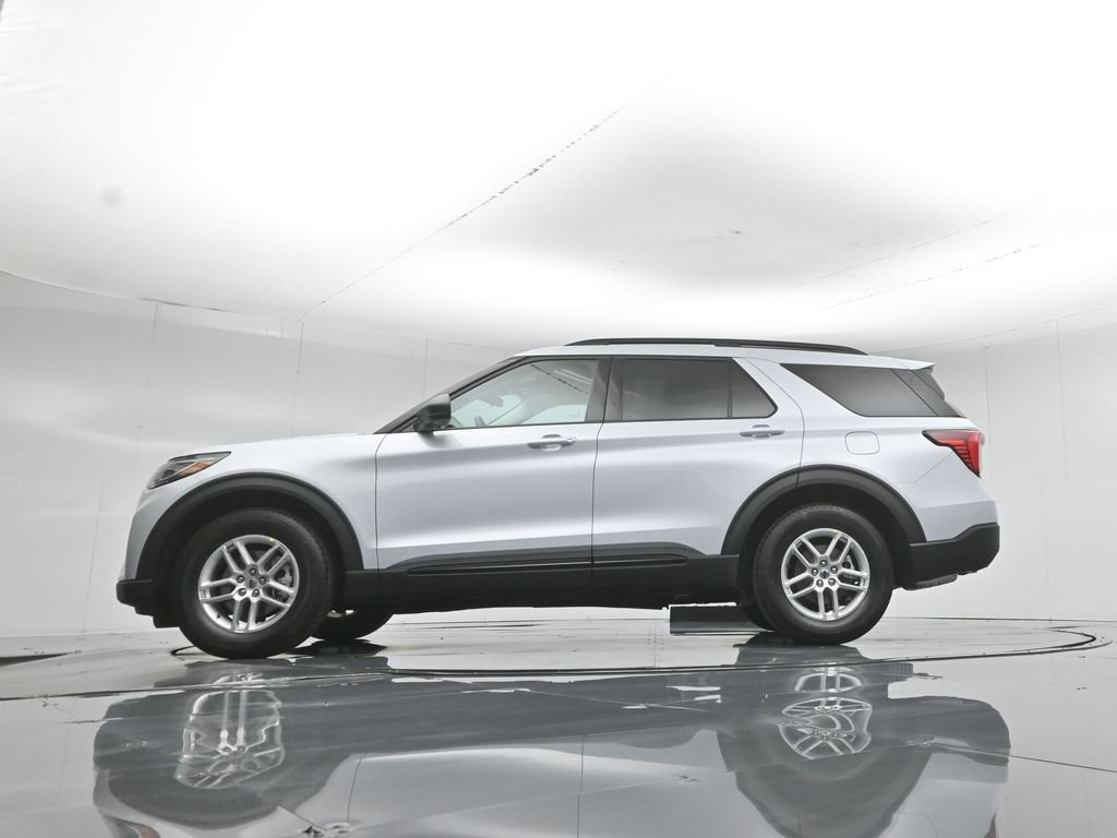 New 2026 Ford Explorer Active RWD image 7