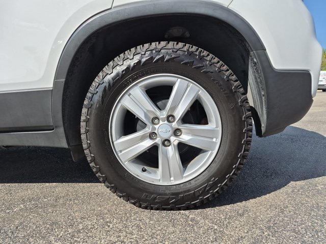 Used 2020 Chevrolet Trax LT w/ LT Convenience Package FWD image 9