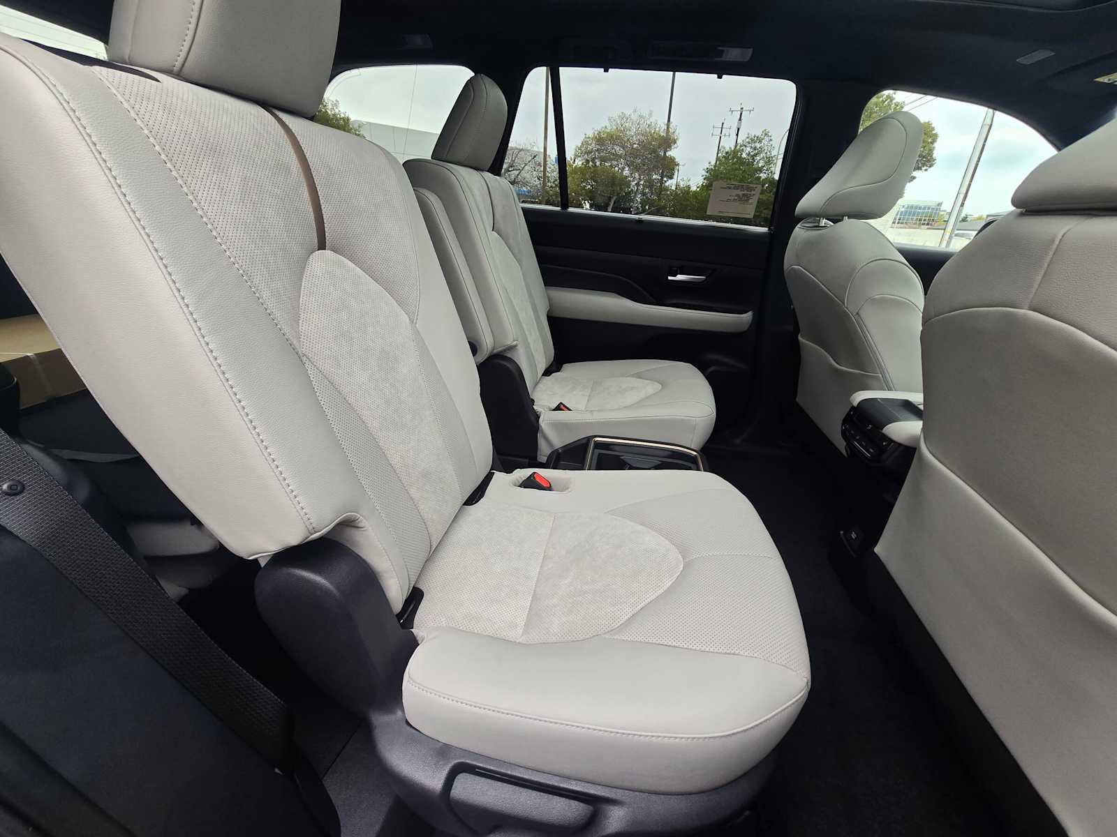 New 2026 Toyota Grand Highlander AWD Hybrid image 12