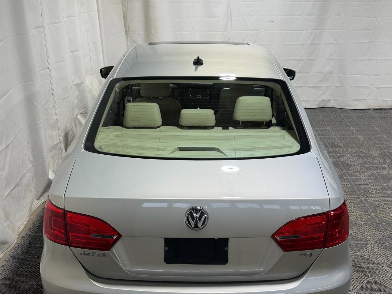 Used 2012 Volkswagen Jetta TDI FWD image 7
