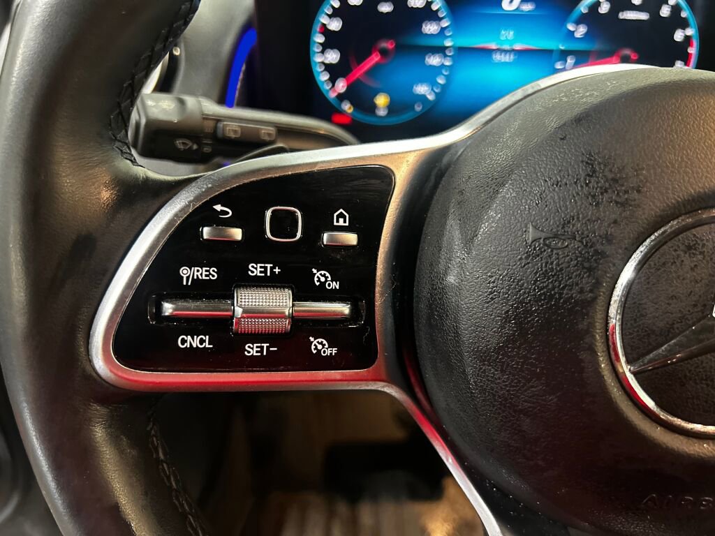 Certified 2022 Mercedes-Benz GLB 250 4MATIC image 7