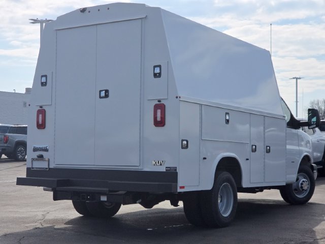New 2025 Chevrolet Express 3500 w/ Power Convenience Package RWD image 17