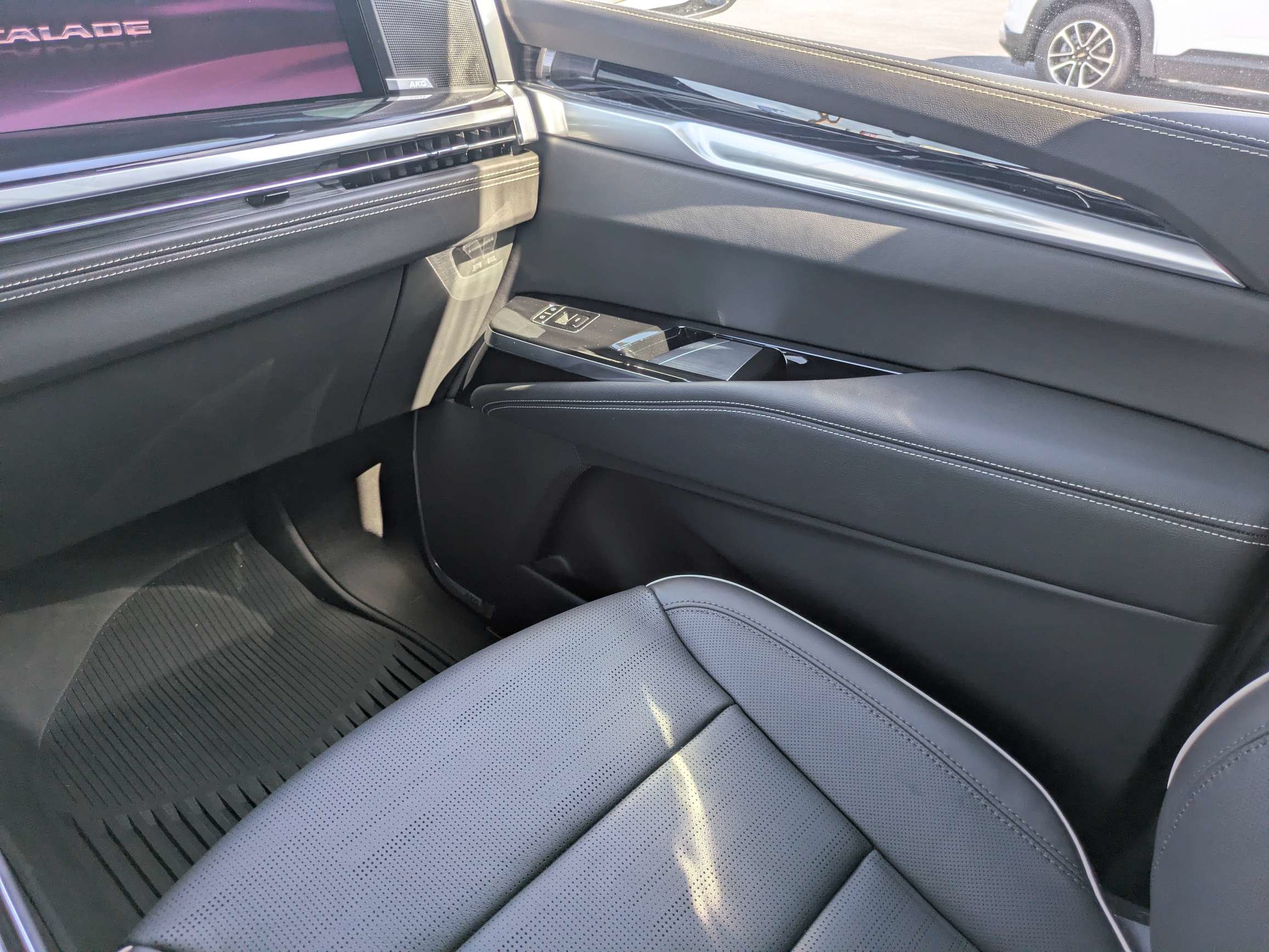 Used 2026 Cadillac Escalade Sport w/ Touring Package AWD/4WD image 14