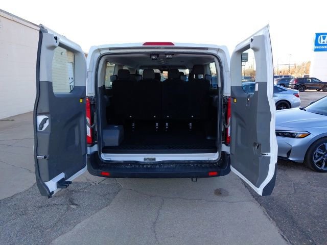 Used 2023 Ford Transit 350 XLT image 31