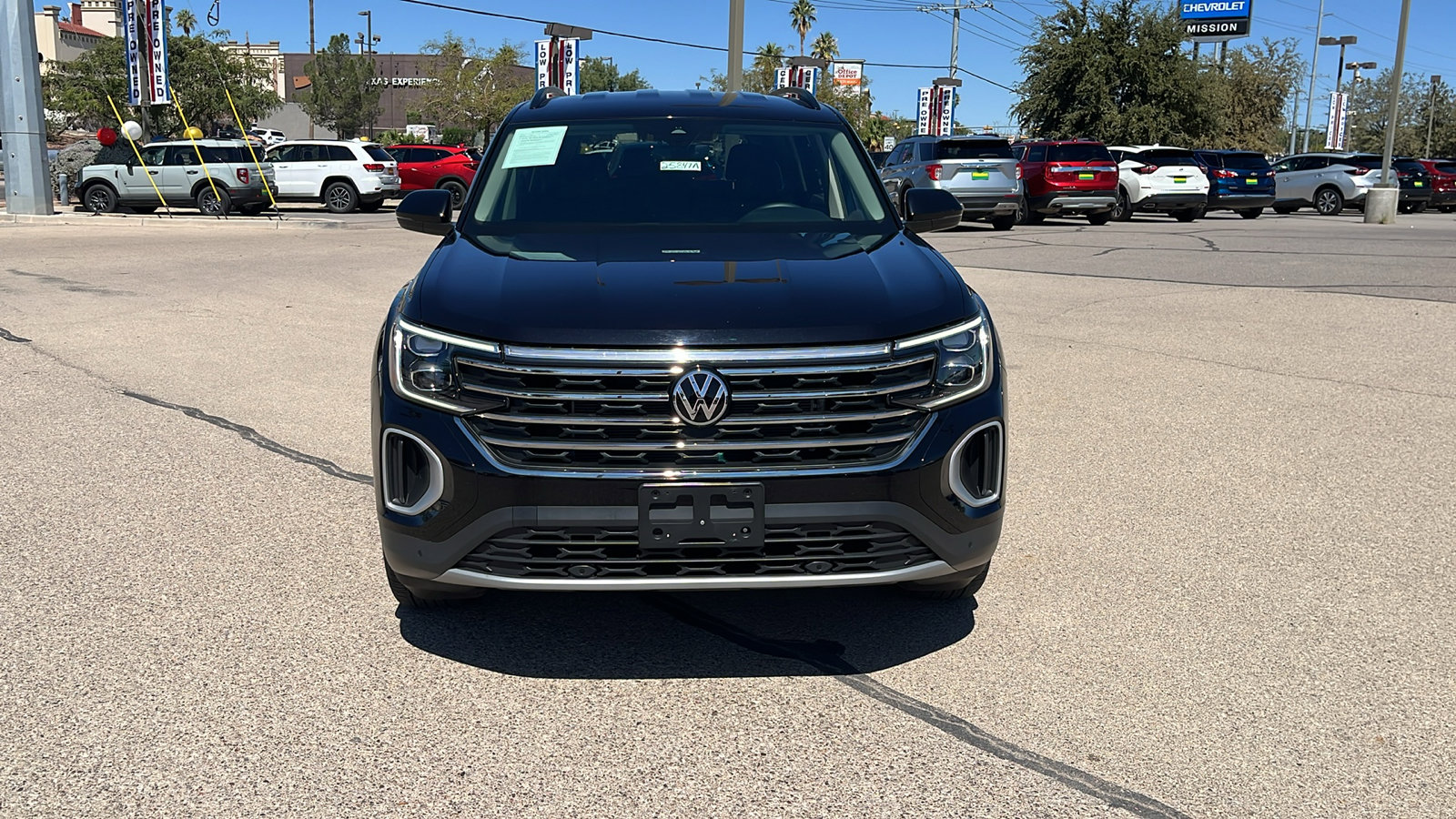Used 2024 Volkswagen Atlas SE w/ Black Wheel Package image 2