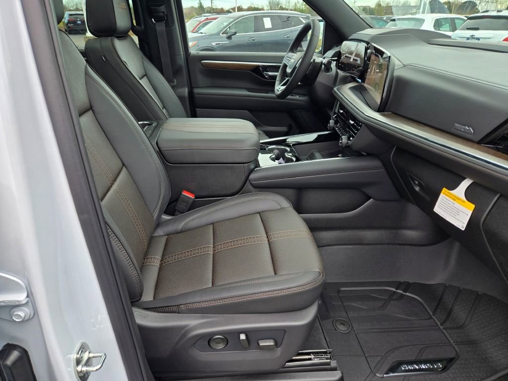 New 2026 Chevrolet Suburban High Country w/ Sun And Tow Package image 4