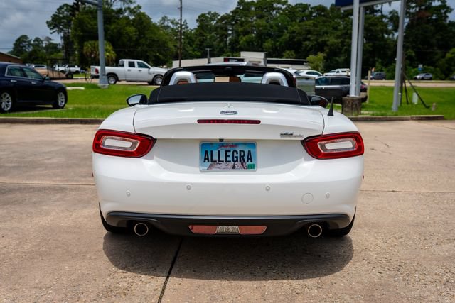 Used 2020 FIAT 124 Spider Lusso w/ Convenience Group RWD image 5