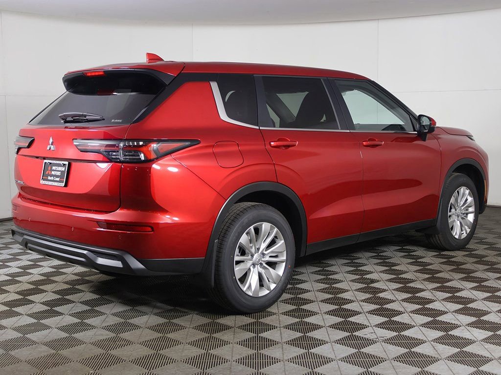New 2026 Mitsubishi Outlander ES image 11