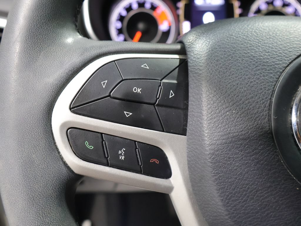 Certified 2022 Jeep Cherokee Latitude AWD/4WD image 39