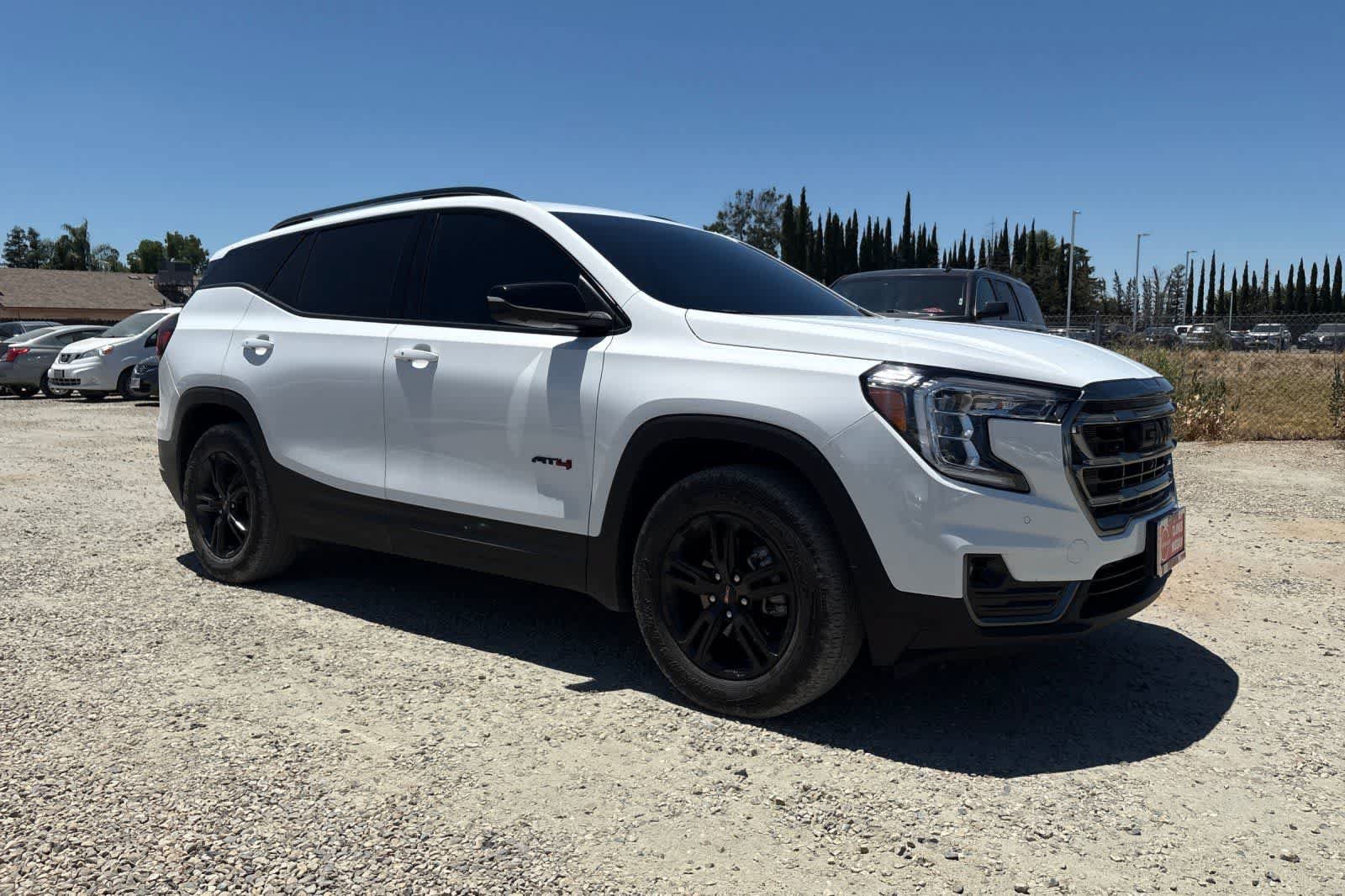 Used 2024 GMC Terrain AT4 w/ Tech Package AWD/4WD image 10