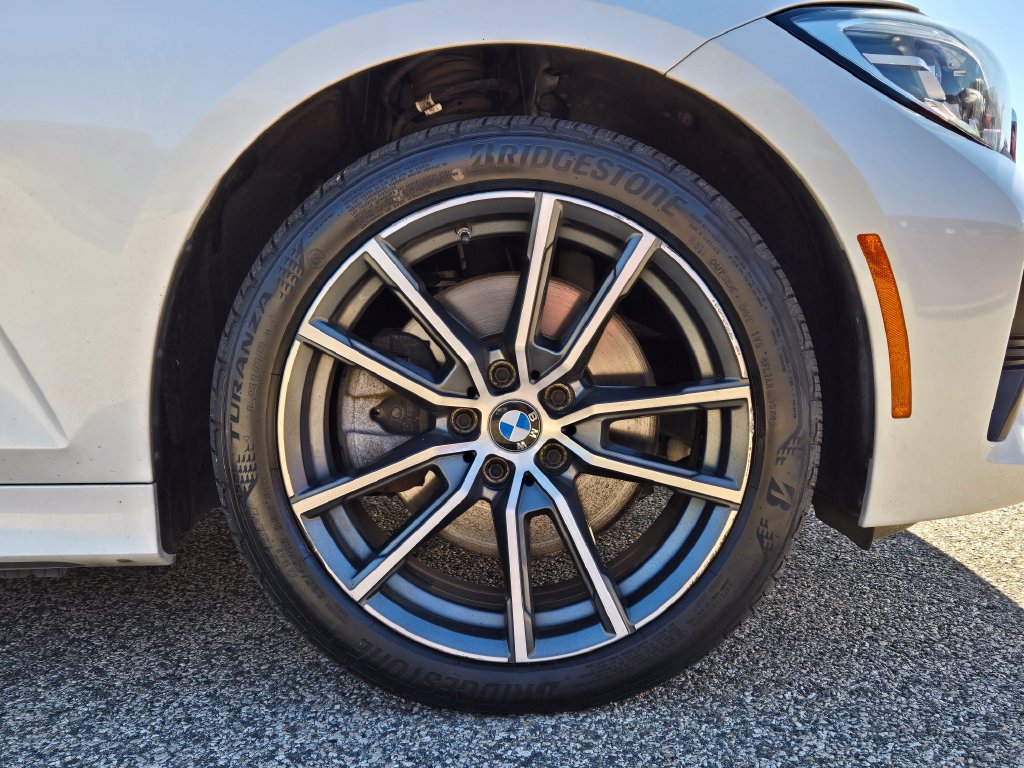 Used 2020 BMW 330i xDrive Sedan w/ Premium Package AWD/4WD image 10