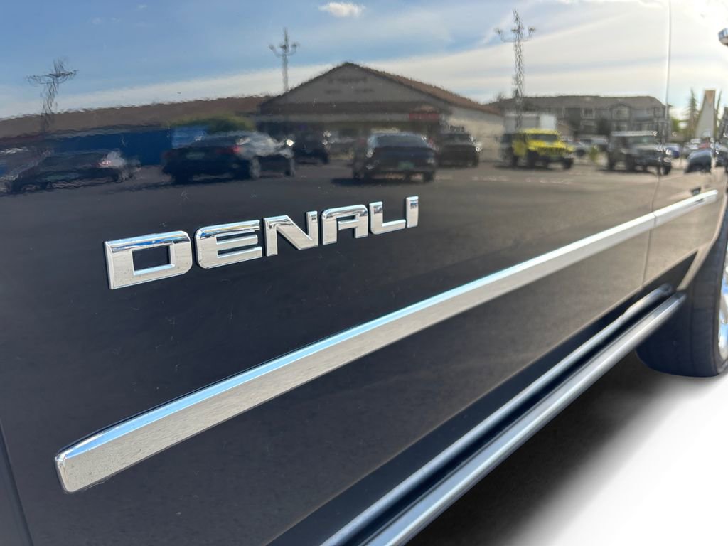 Used 2019 GMC Yukon Denali w/ Denali Ultimate Package AWD/4WD image 36