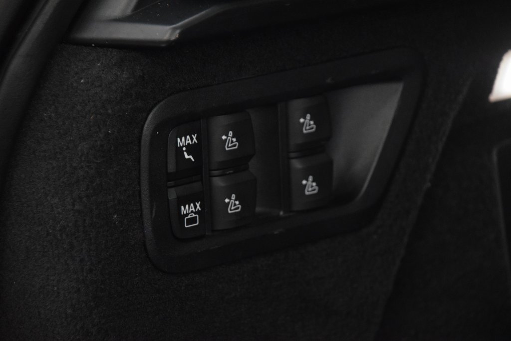 Used 2023 BMW X7 xDrive40i w/ Parking Assistance Package image 36