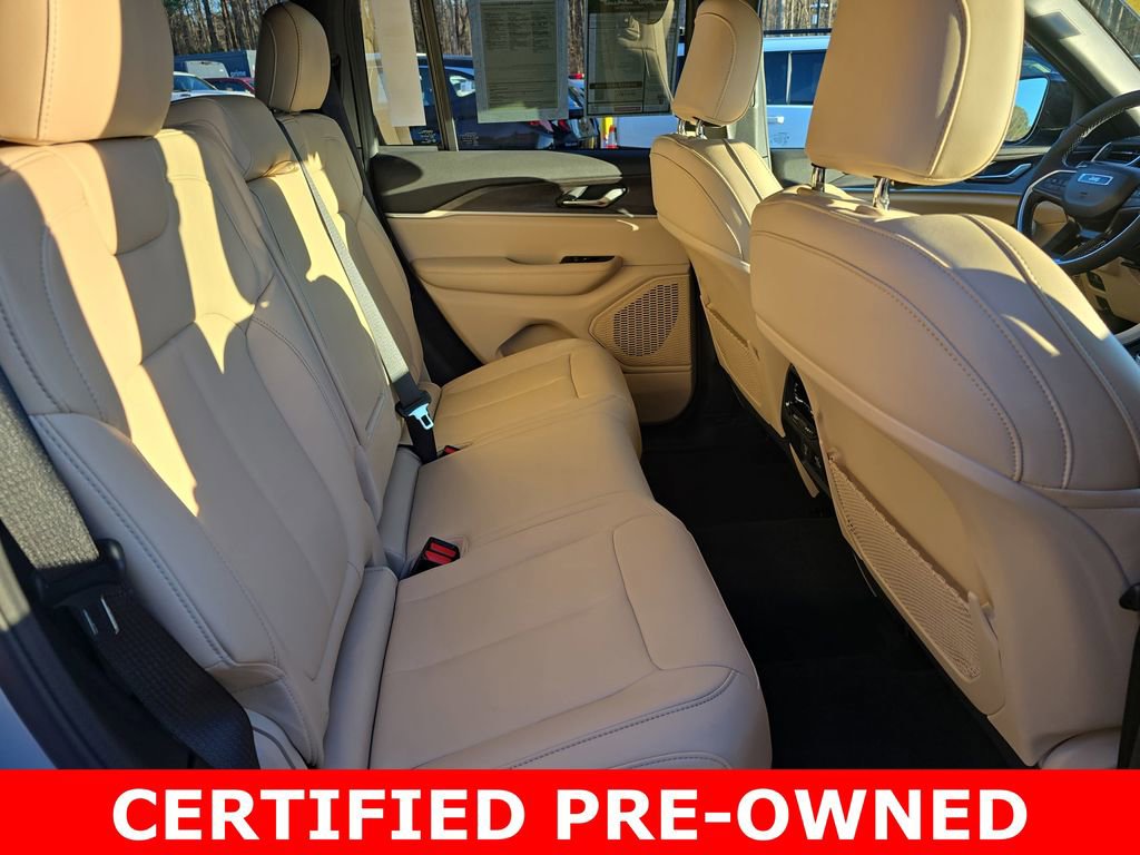 Used 2025 Jeep Grand Cherokee Limited w/ Black Appearance Package image 11