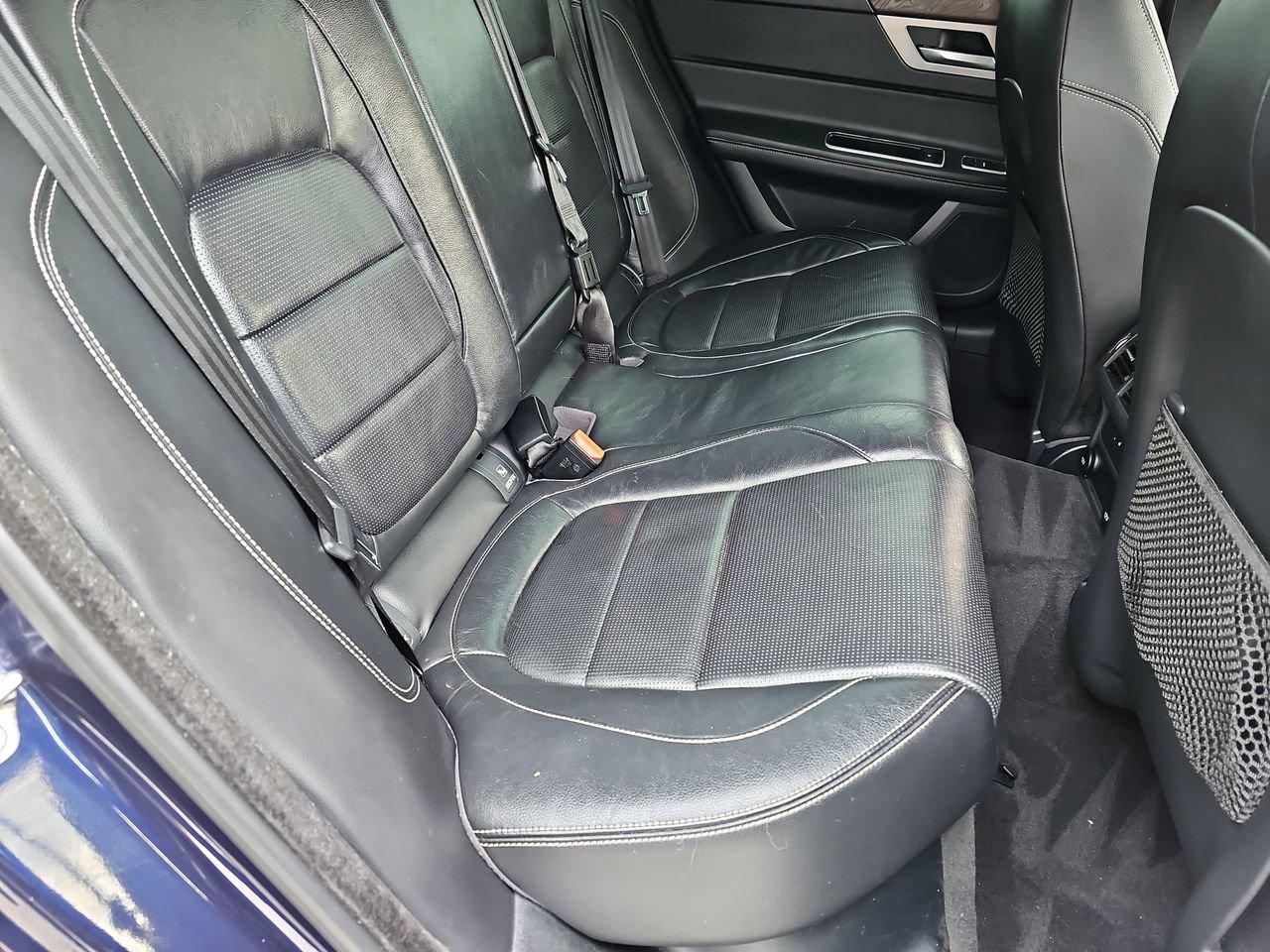 Used 2018 Jaguar XF R-Sport image 18