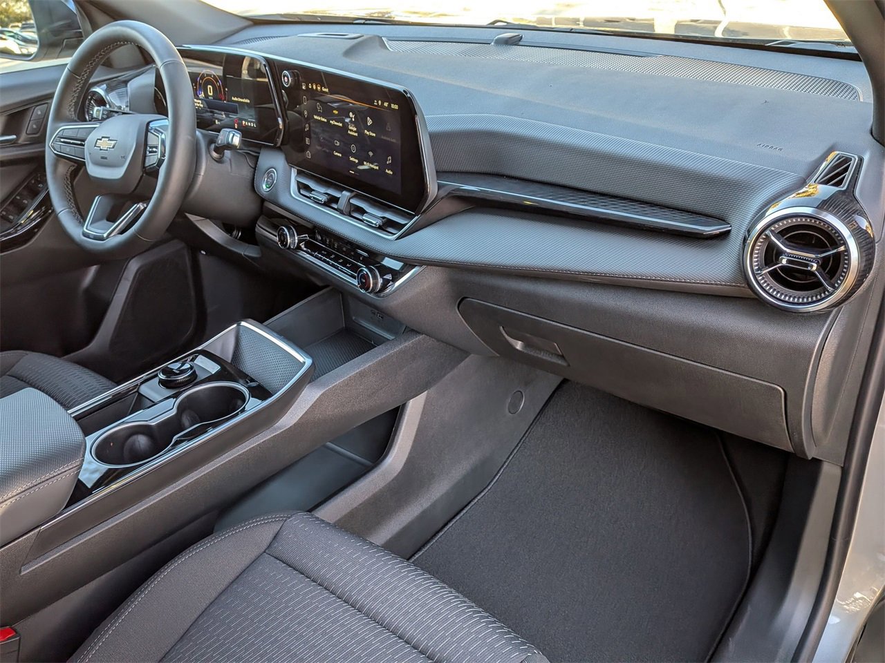 New 2026 Chevrolet Equinox LT image 25