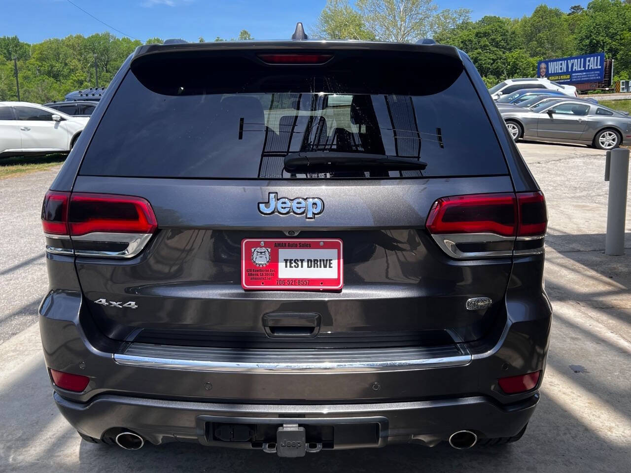 Used 2017 Jeep Grand Cherokee Overland w/ Jeep Active Safety Group AWD/4WD image 8
