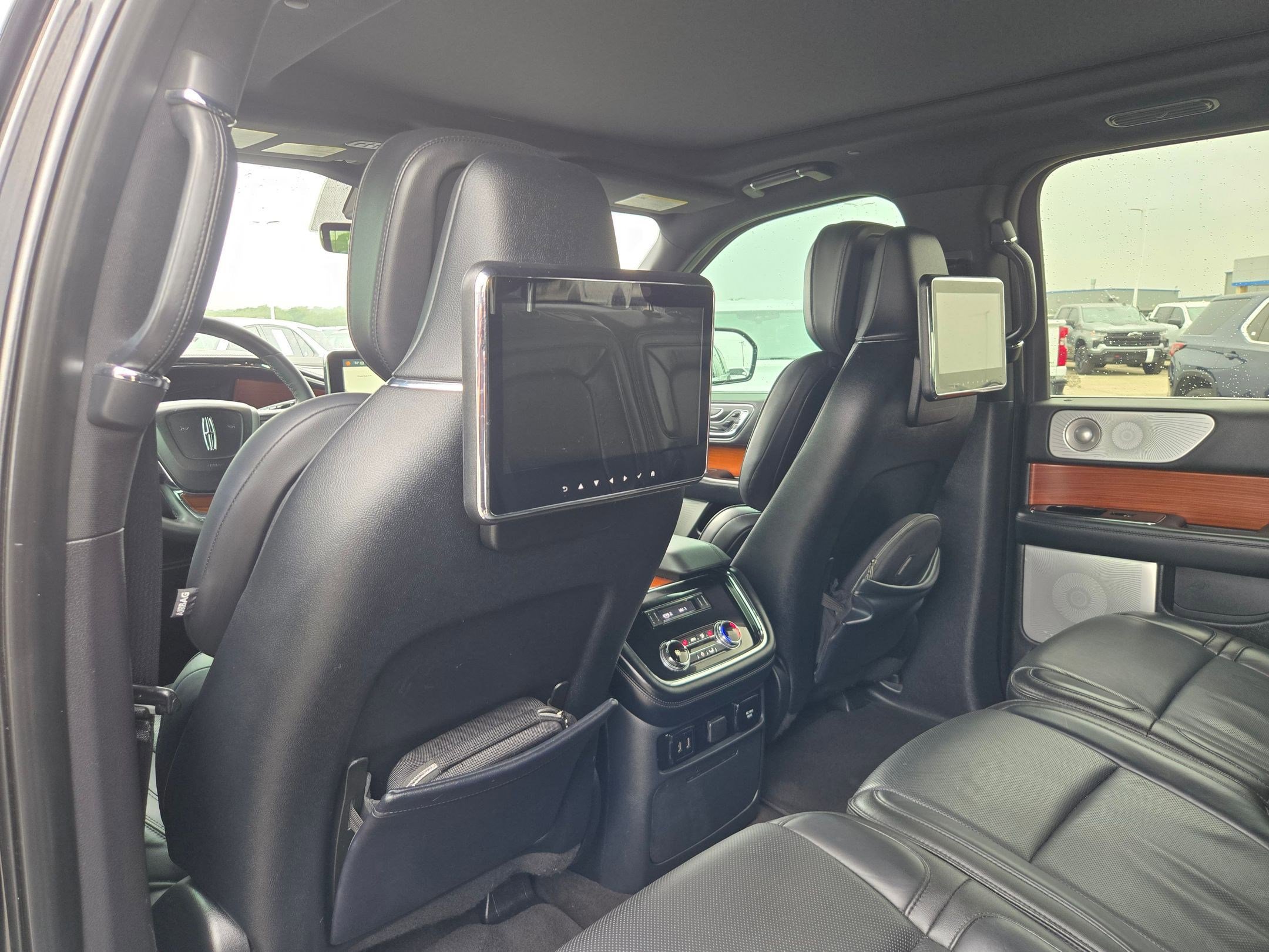 Used 2018 Lincoln Navigator L Reserve w/ Technology Package AWD/4WD image 14