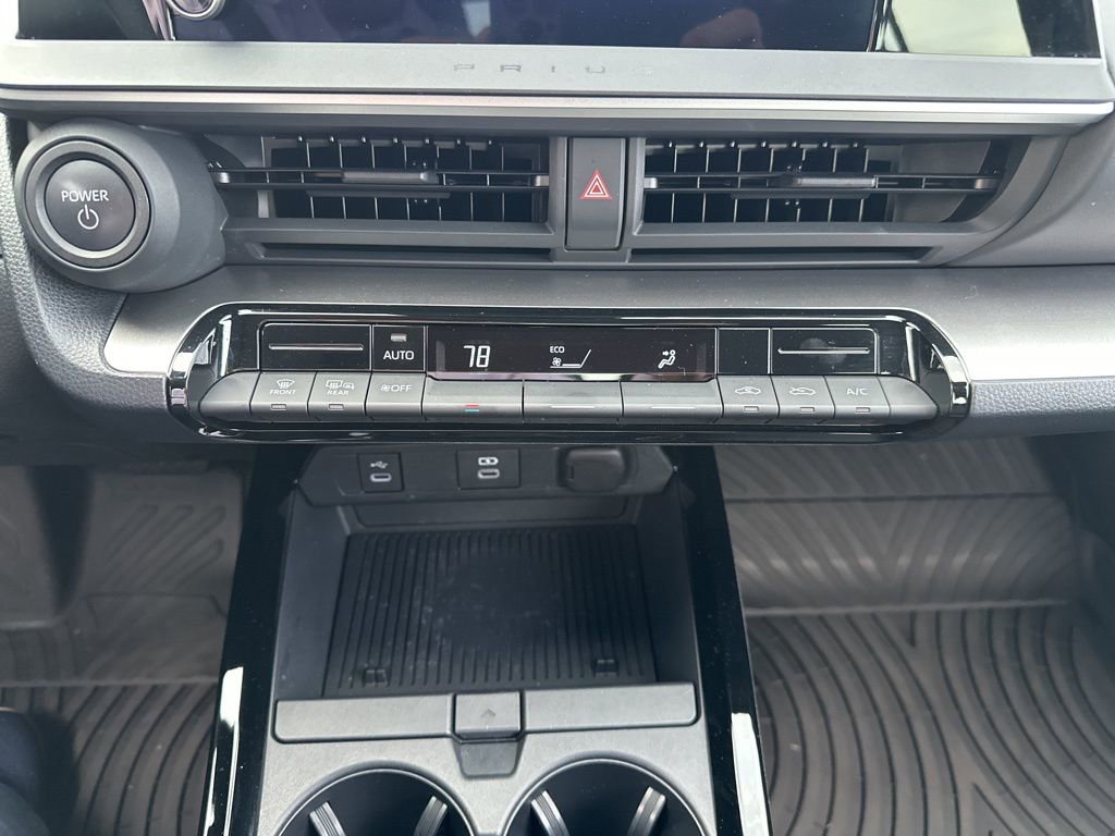 Used 2024 Toyota Prius LE image 22