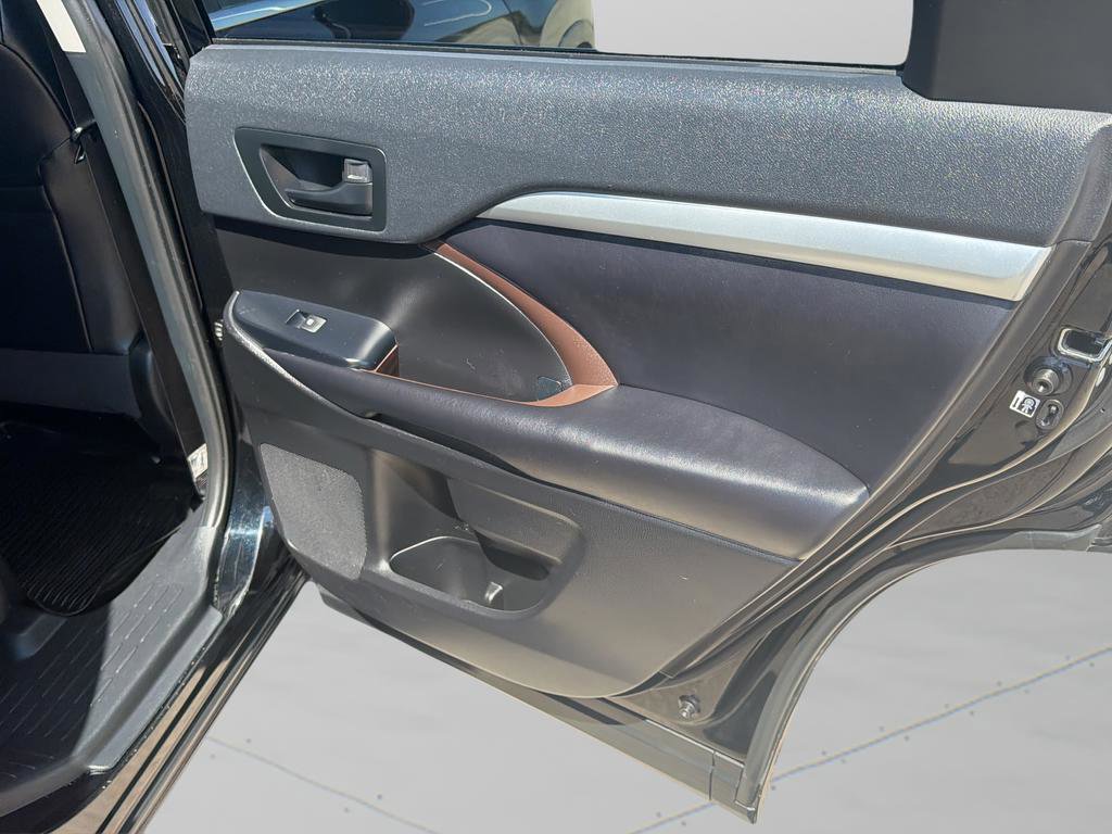 Used 2019 Toyota Highlander Plus image 12